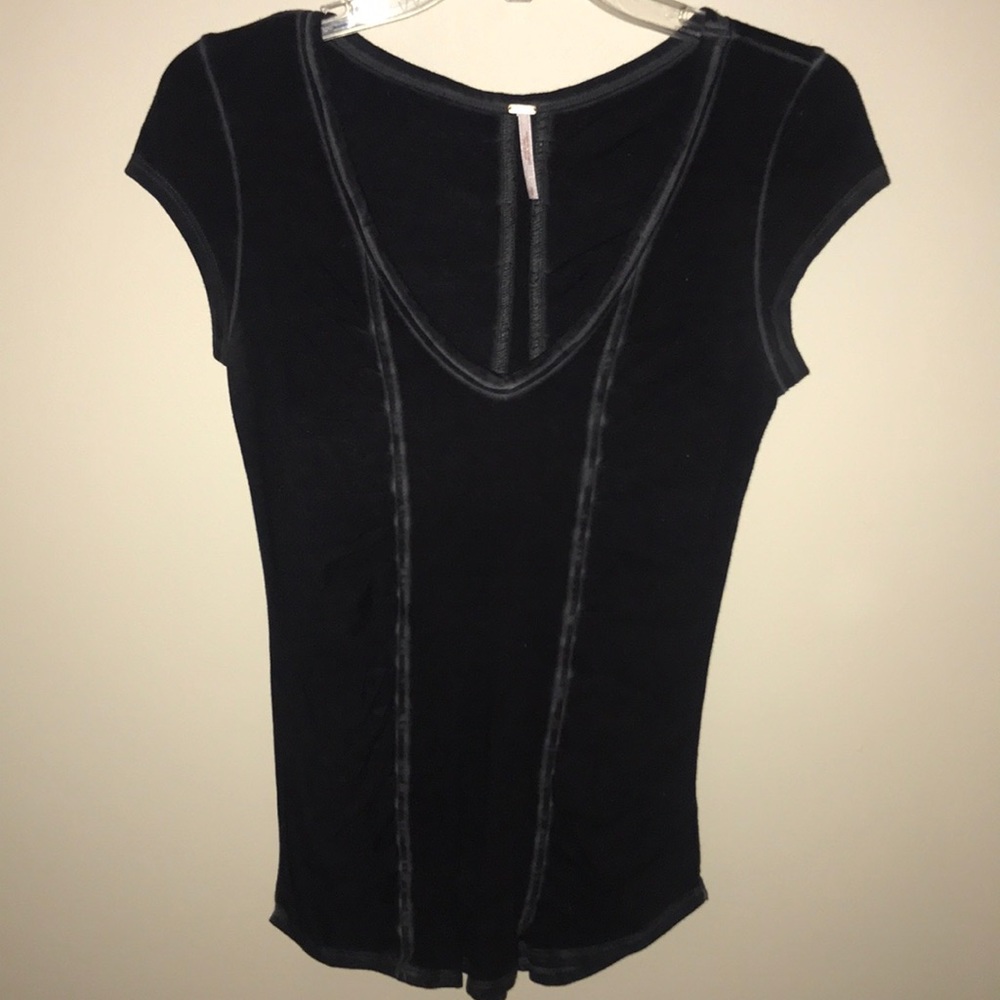 Black fitted top